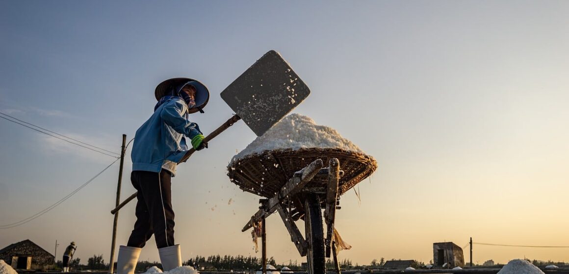 Featured image for H-2B seasonal worker visa cap is filling fast as U.S. employers seek extra labor