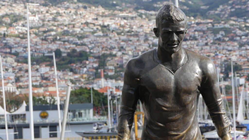Inline news image for Tears and Triumph: Inside the Viral Encounter Between Cristiano Ronaldo and Belgian Creator Céline Dept